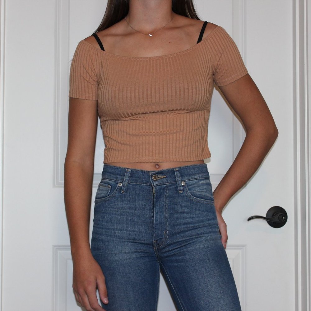 off shoulder ribbed crop top
